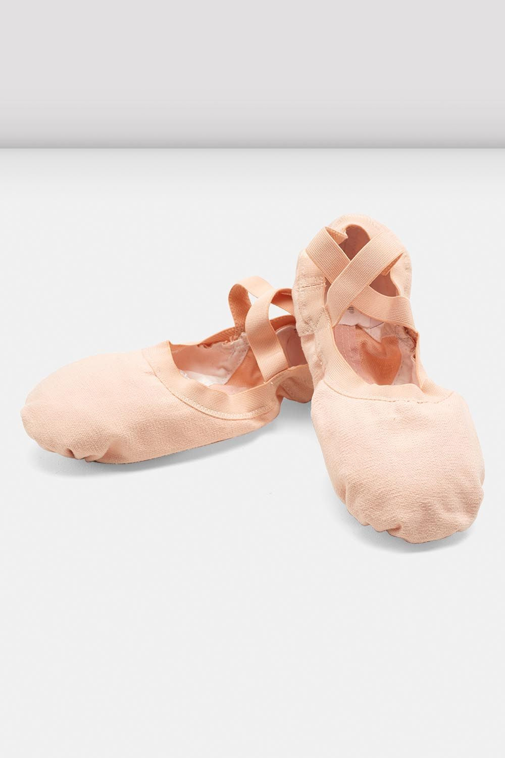 I bought bloch slippers before my first ballet class, and they fit a bit  weirdly. Is this normal? : r/BALLET