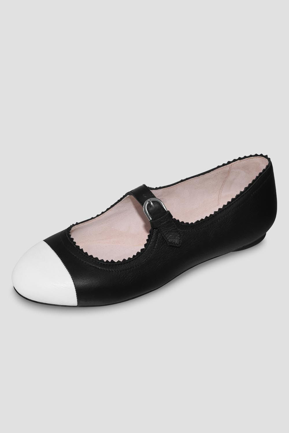Bloch Ladies Cassiopeia Ballet Flats, Black White Leather